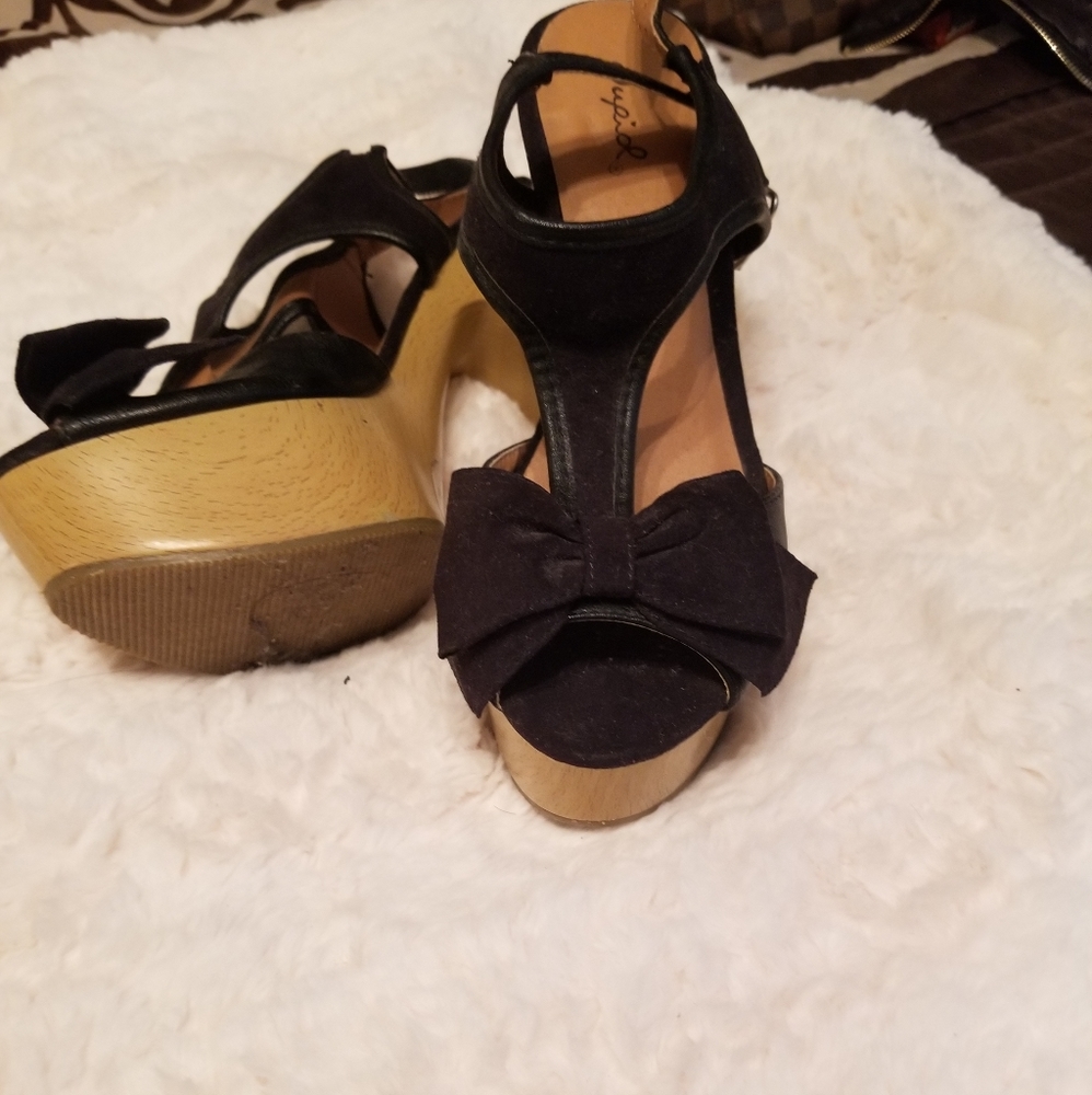 Shoes - Picture 4 of 4